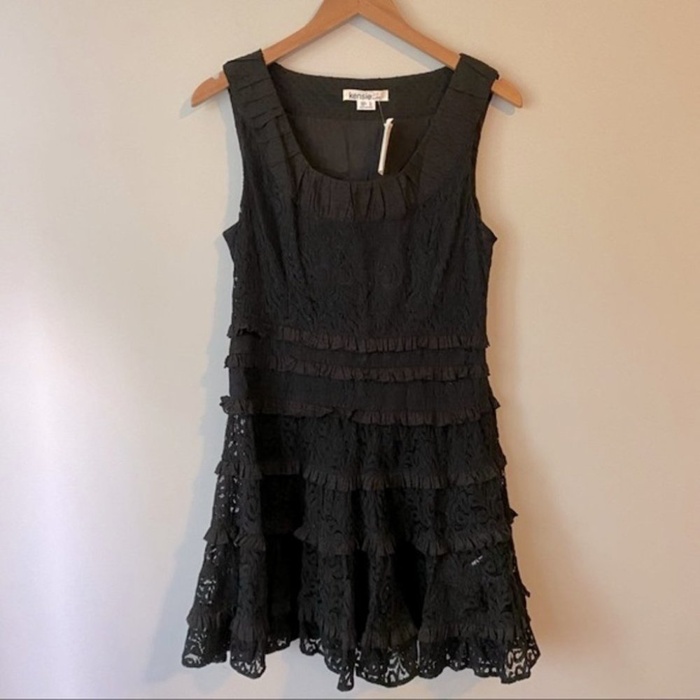 Kenzie sleeveless black lace ruffle dress - size Large NWT